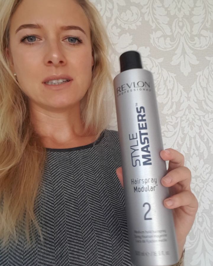 Dieses #haarspray ist leer gegangen #aufgebraucht. Hier kommt mein #Produktreview dazu. 
Welche Anforderungen stellt du an dein Haarspray?
#revlonstylemasters #revlonhaarspray #haarsprayreview